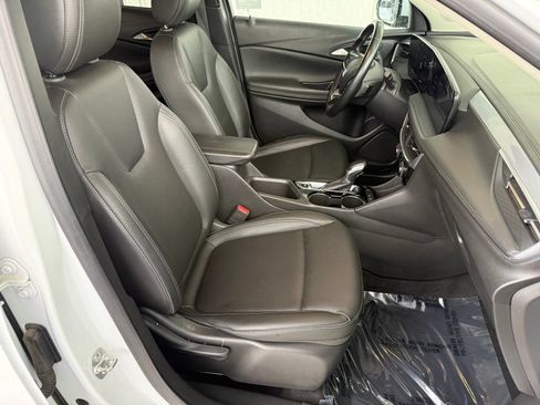 Used 2024 Buick Encore GX Sport Touring FWD image 30