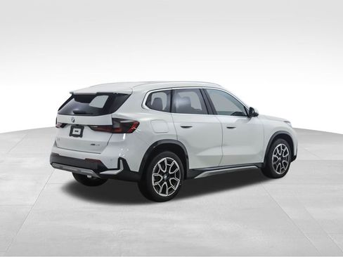 Used 2025 BMW X1 xDrive28i w/ Premium Package image 5