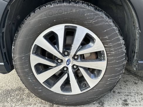 Used 2020 Subaru Outback Premium image 12