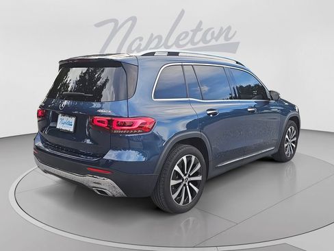 Used 2023 Mercedes-Benz GLB 250 4MATIC w/ Premium Package image 6