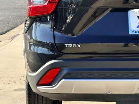 Used 2024 Chevrolet Trax LT w/ LT Convenience Package image 10