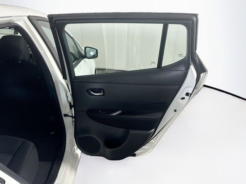 Used 2025 Nissan Leaf S FWD image 29