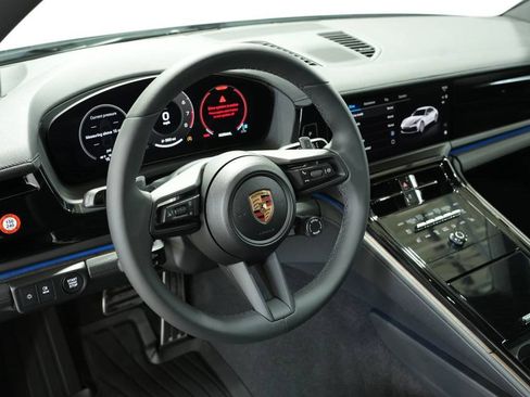 New 2025 Porsche Panamera 4 image 4