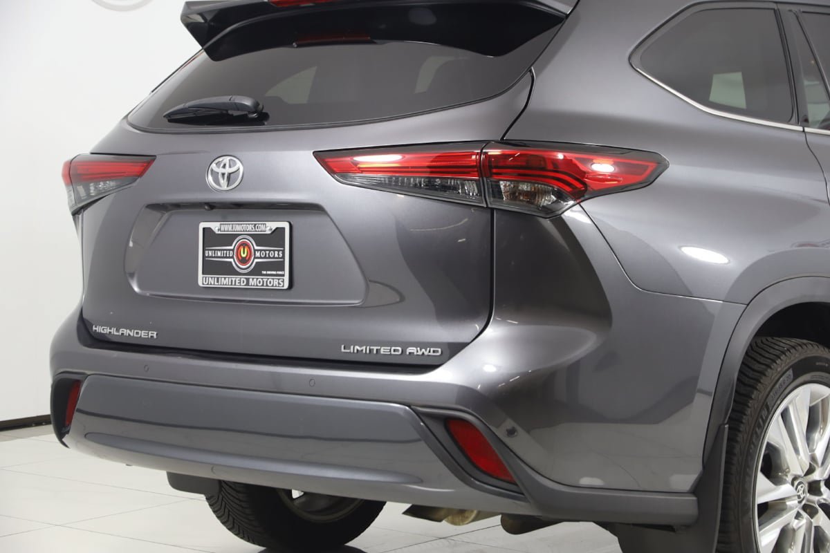 Used 2023 Toyota Highlander Limited AWD/4WD image 44