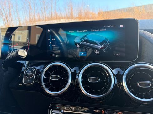 Used 2021 Mercedes-Benz GLA 250 4MATIC image 30