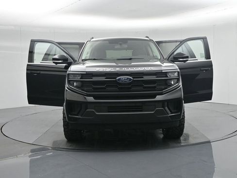New 2025 Ford Expedition Active image 44