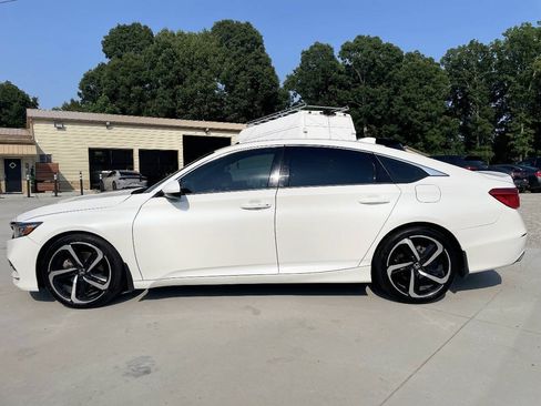 Used 2019 Honda Accord Sport image 4