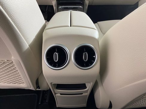 Used 2026 Mercedes-Benz GLB 250 4MATIC image 27