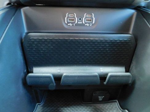 Used 2024 RAM 1500 Laramie image 12