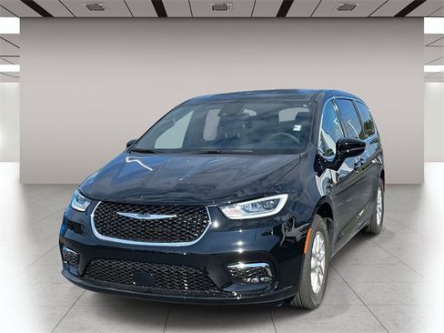 New 2026 Chrysler Pacifica Select image 8