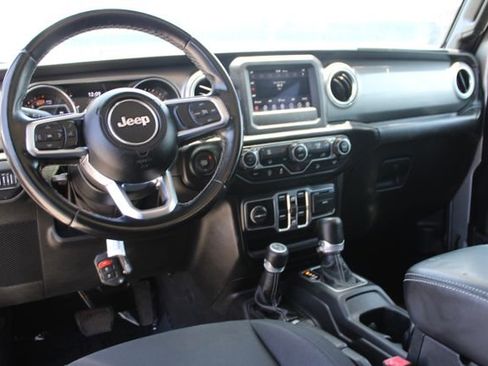 Used 2020 Jeep Wrangler Unlimited Sahara AWD/4WD image 13