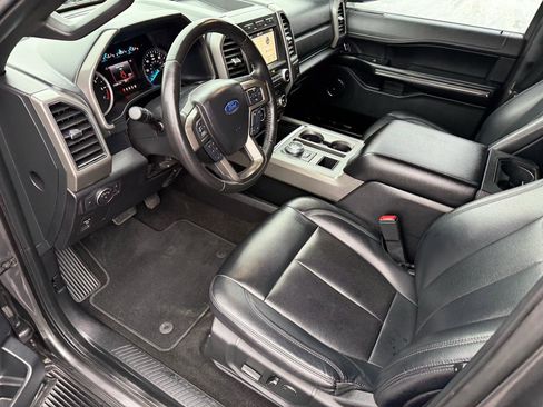 Used 2019 Ford Expedition XLT w/ Equipment Group 201A RWD image 12