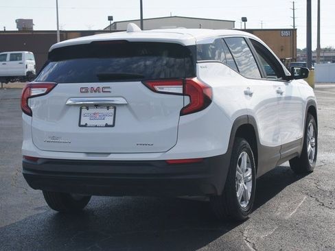 Used 2024 GMC Terrain SLE image 19