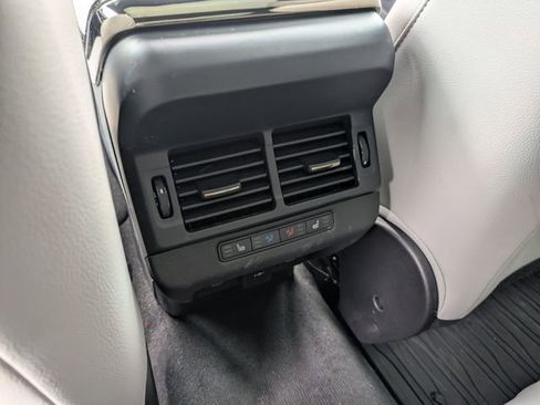 Used 2026 Land Rover Range Rover Evoque S image 13