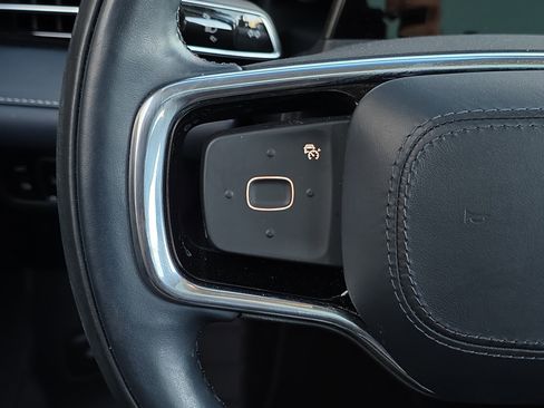 Used 2024 Lincoln Nautilus Reserve w/ Equipment Group 202A image 17