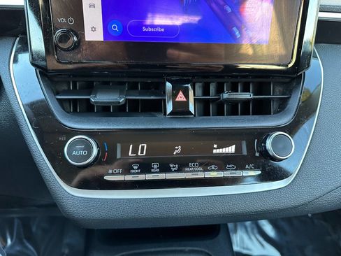 Used 2023 Toyota Corolla LE image 40
