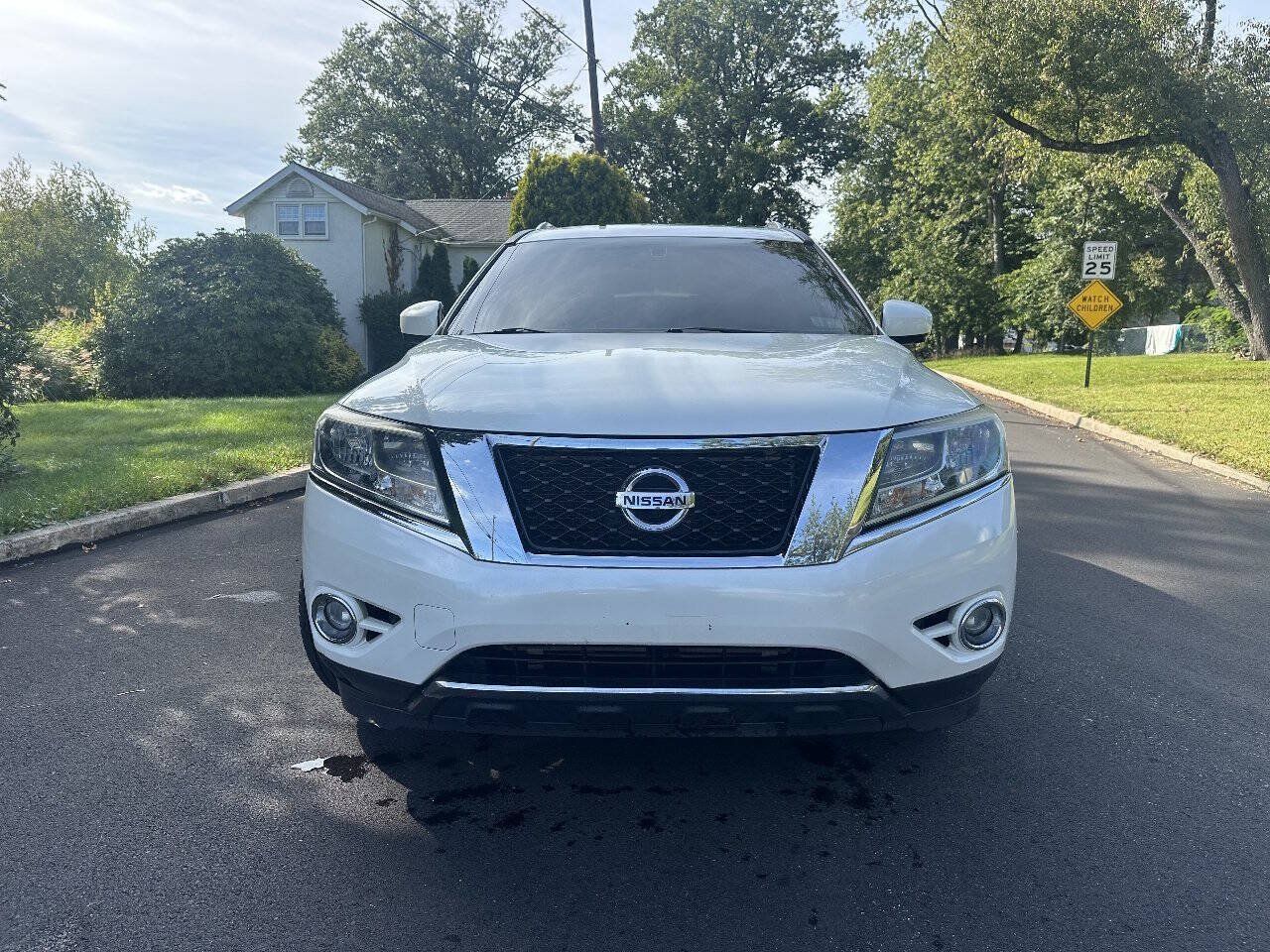 Used 2016 Nissan Pathfinder Platinum AWD/4WD image 3