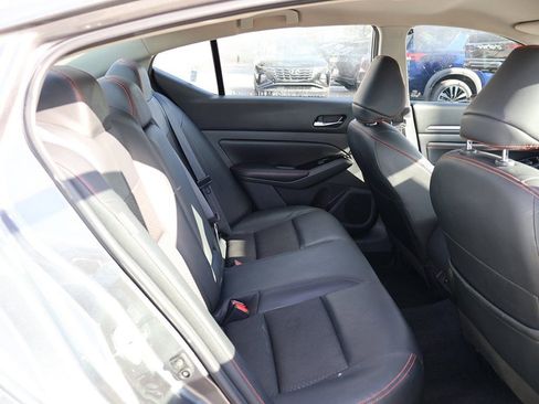 Used 2023 Nissan Altima 2.5 SR image 34