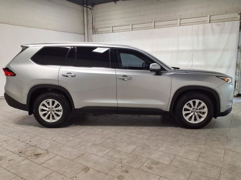 Used 2024 Toyota Grand Highlander XLE image 10