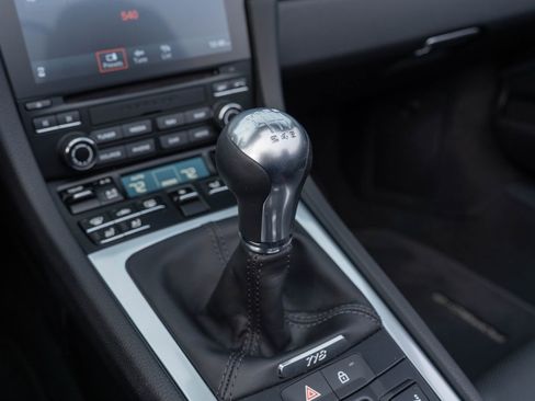 Certified 2024 Porsche 718 Boxster image 33