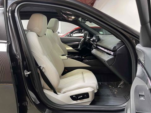 Used 2024 BMW i5 eDrive40i RWD image 51
