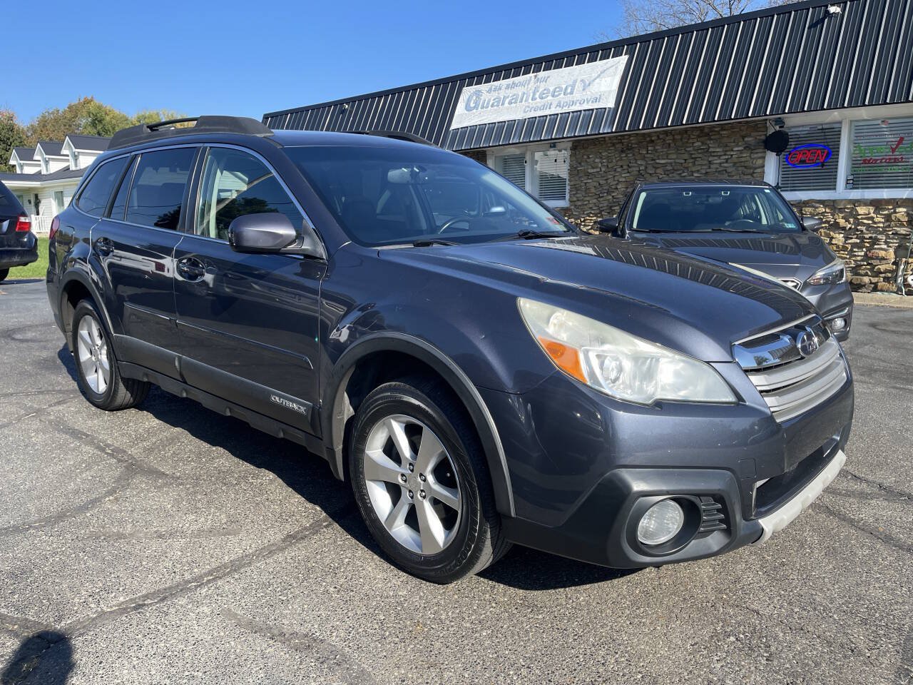 Used 2014 Subaru Outback 2.5i Limited w/ Moonroof Package AWD/4WD image 1