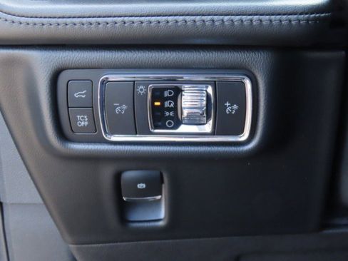 Used 2023 Lincoln Nautilus FWD w/ Premium Package image 25