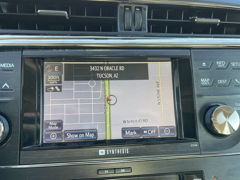 Used 2013 Toyota Avalon Limited FWD image 19