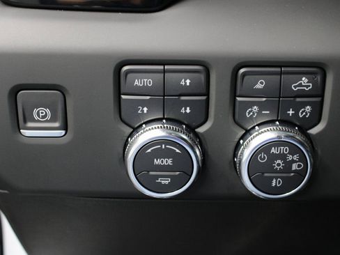 Used 2024 GMC Sierra 1500 AT4 w/ Technology Package image 61