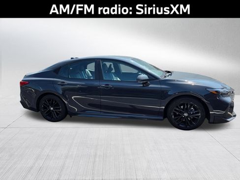 Used 2025 Toyota Camry SE FWD image 5