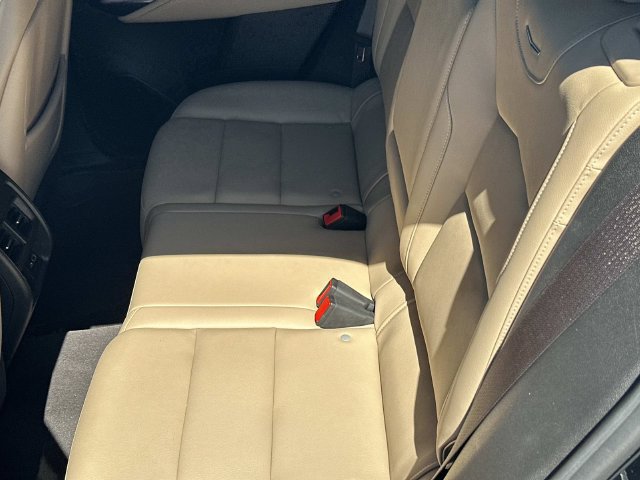 Used 2024 Cadillac XT4 Luxury w/ Cold Weather Package FWD image 14