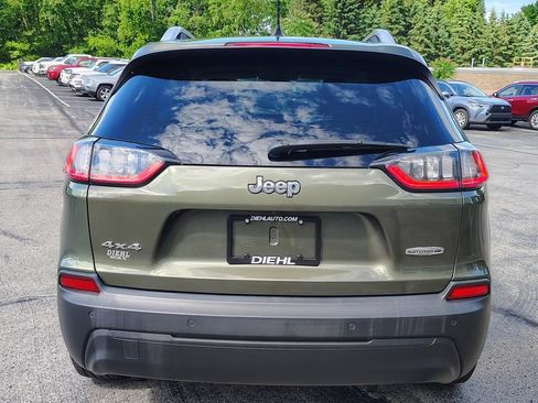 Used 2019 Jeep Cherokee Latitude Plus w/ Cold Weather Group AWD/4WD image 8