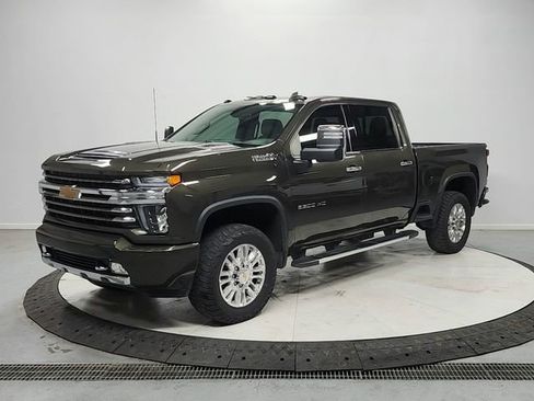 Used 2023 Chevrolet Silverado 2500 High Country w/ Safety Package II AWD/4WD image 3