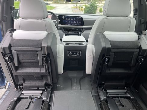 New 2026 Chevrolet Suburban Premier w/ Sun And Tow Package image 40