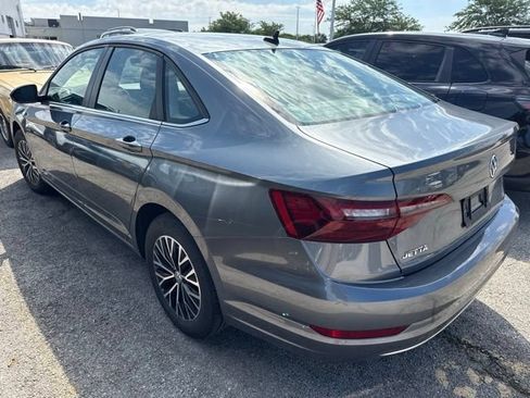 Used 2020 Volkswagen Jetta SE w/ SE Cold Weather Package FWD image 2
