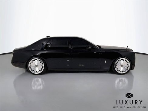 Used 2019 Rolls-Royce Phantom Sedan RWD image 5