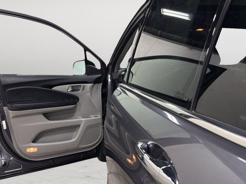 Used 2021 Honda Pilot Touring image 14