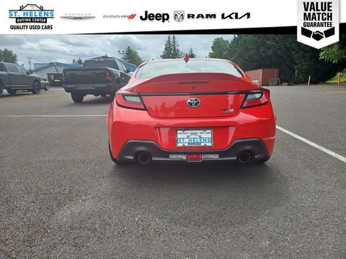 Used 2023 Toyota GR86 Premium w/ ALL Weather Mat Package (TMS) RWD image 5