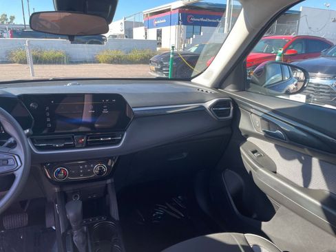 Used 2025 Chevrolet TrailBlazer LT image 33