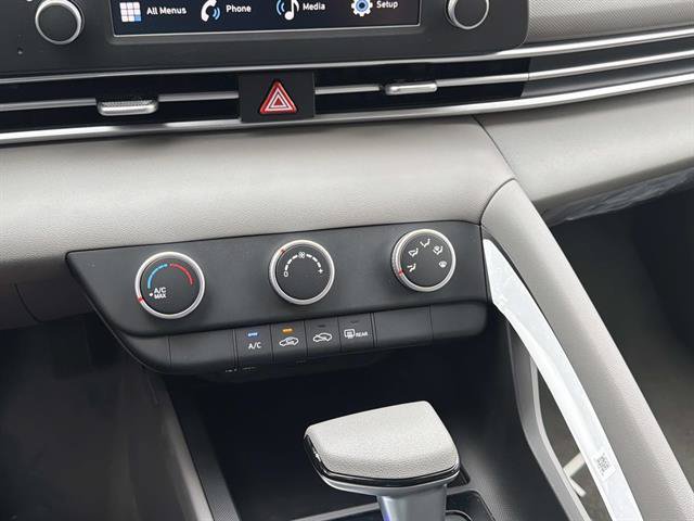 New 2026 Hyundai Elantra SE FWD image 21