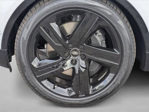 New 2026 Land Rover Discovery Limited Edition image 10