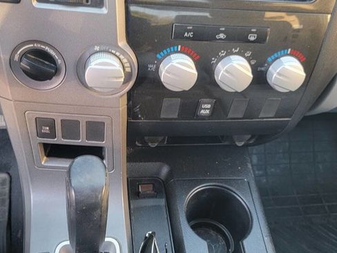 Used 2012 Toyota Tundra 4x4 CrewMax image 18