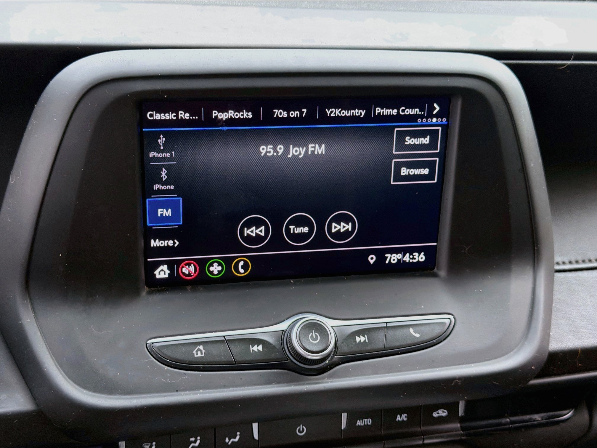 Used 2020 Chevrolet Camaro LT RWD image 12