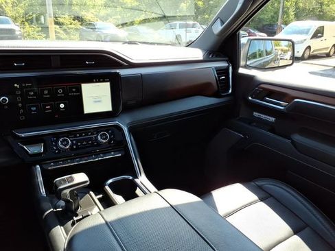 Used 2023 GMC Sierra 1500 Denali AWD/4WD image 26