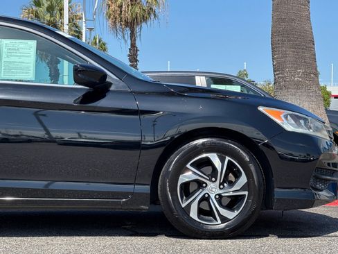 Used 2017 Honda Accord LX image 32