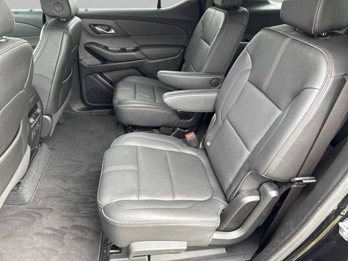 Used 2023 Chevrolet Traverse RS w/ LPO, Cargo Package image 18