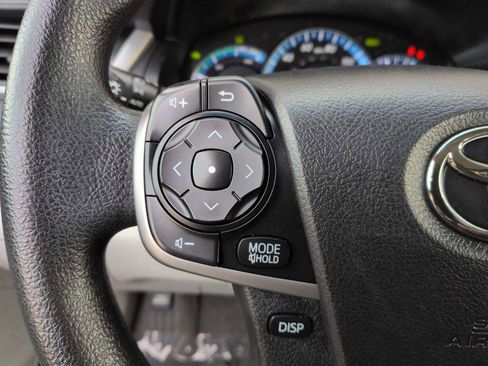 Used 2014 Toyota Camry LE image 22