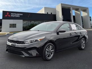 Used 2024 Kia Forte LXS video 1