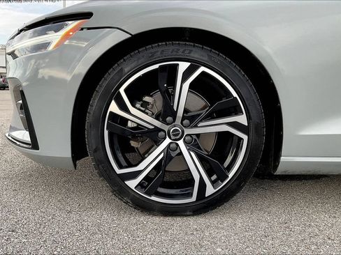 Used 2024 Volvo S60 B5 Core AWD/4WD image 29