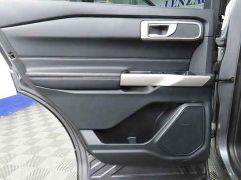 Used 2023 Ford Explorer XLT image 46